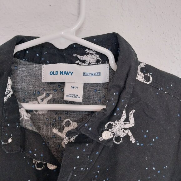 Old Navy: 2 Boys Space Button Shirt - Picture 5 of 11